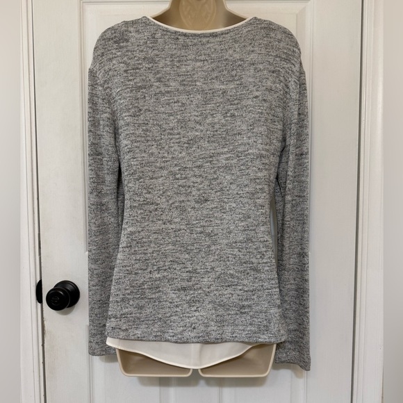 White House Black Market Soft Knit V-Neck Long Sleeve Top Gray Cream Size S - Picture 4 of 4